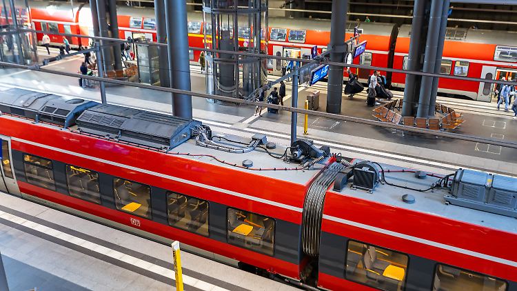 Fahrgäste nerven dreckige Züge bei der Bahn