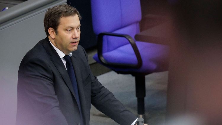 Klingbeil macht Druck bei Reform der Schuldenbremse