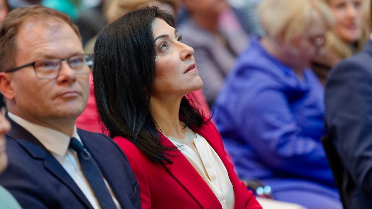 Schneider und Reiche uneins über Atomkraft-Einstufung