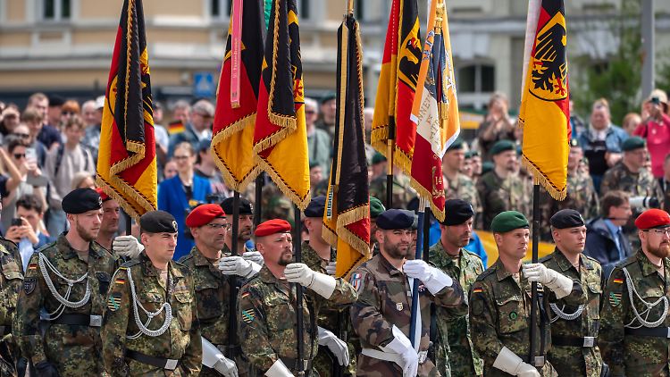 "Wir müssen über die Entwicklung von taktischen Nuklearwaffen reden"