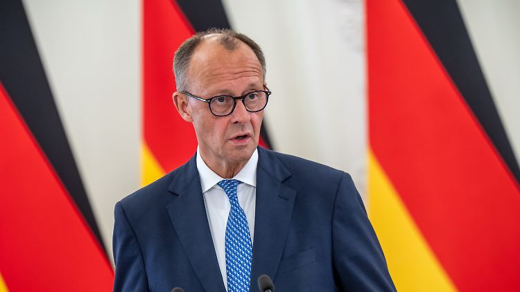 Weniger Vertrauen in Frauen? Merz "hat selber eine, er hat mehrere Töchter"