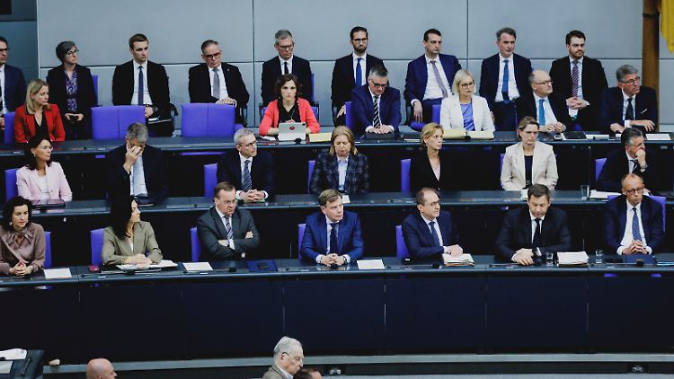 Merz' glorreiche 17: Alle Minister im Qualifikations-Check