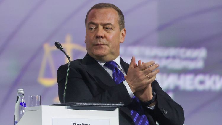 Medwedew teilt selbst für seine Maßstäbe vulgär aus