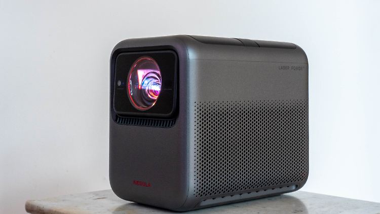 Der Anker Nebula X1 ist tragbarer Beamer-Luxus
