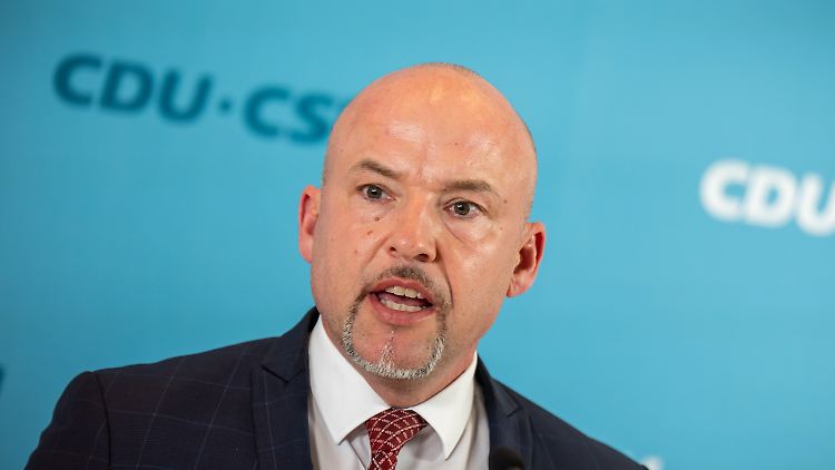 CSU wirft Pro Asyl "Inszenierung" mit Flüchtlingen vor