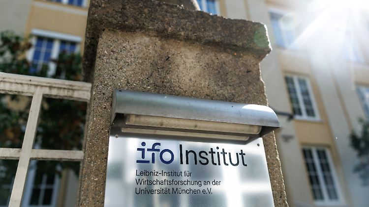 Viele Firmen rechnen mit Stellenabbau wegen KI