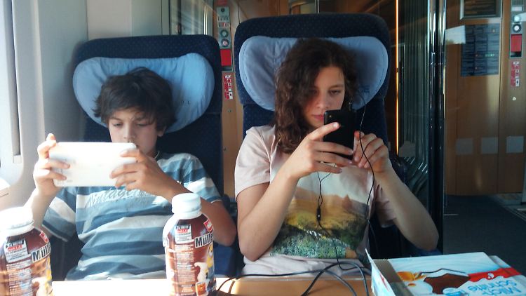 Aus für Familienreservierung: Union und SPD rüffeln Bahn