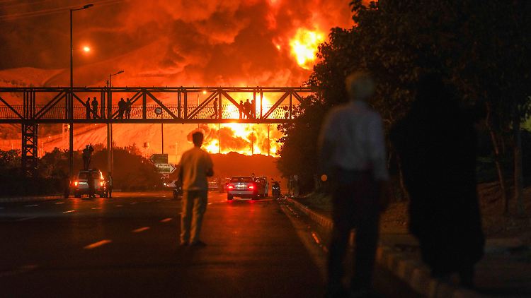 Iraner verlassen Teheran in Scharen