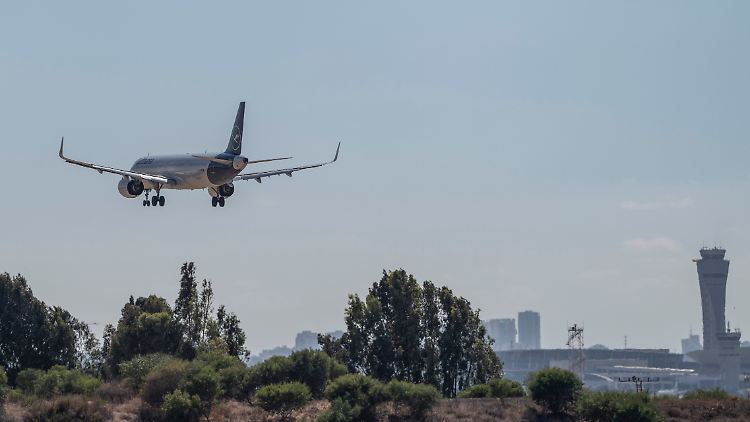 Airlines leiten nach israelischem Angriff Fl&uuml;ge um