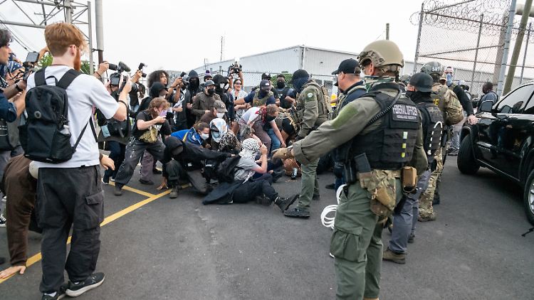 Gewalteskalation in Abschiebezentrum bei New York