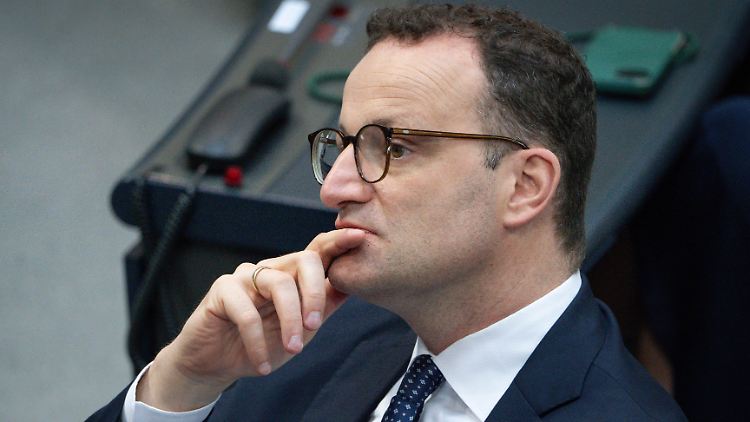 Ist Spahn nach teuren Maskenkäufen noch tragbar?