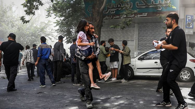 Israel zielt auf Ministerien und Polizei in Teheran