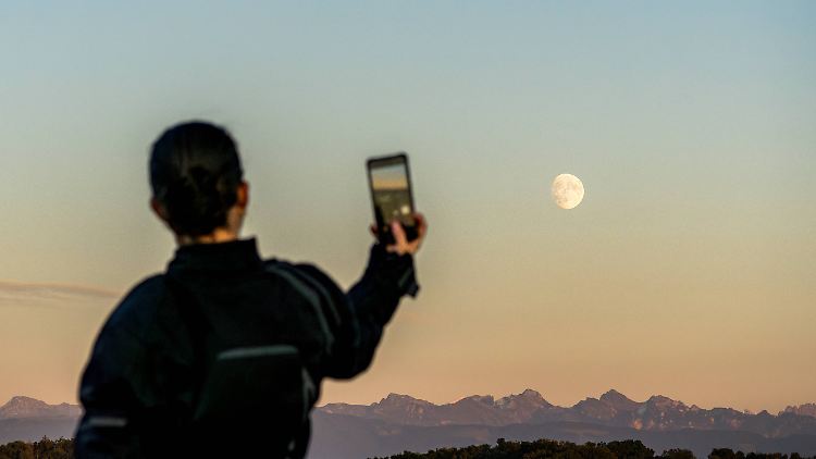 Warum sieht der Mond auf dem Smartphone so klein aus?