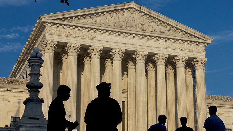 Supreme Court lässt Trump Asiaten nach Afrika abschieben