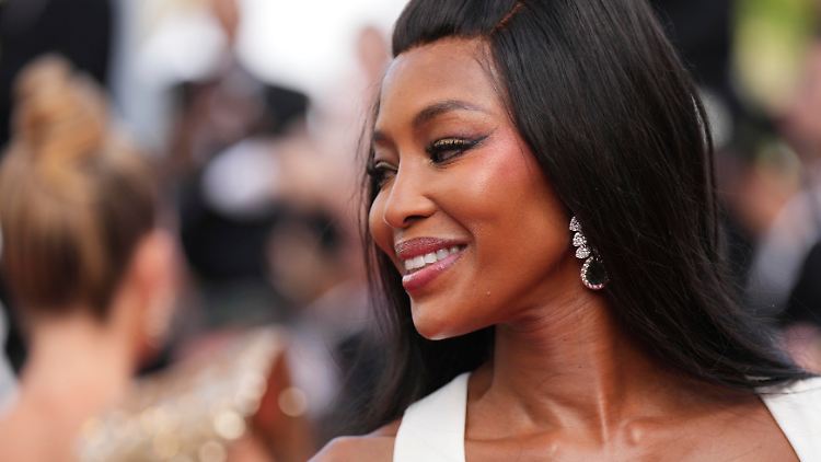 Naomi Campbell zeigt sich mit ihren kleinen Kindern