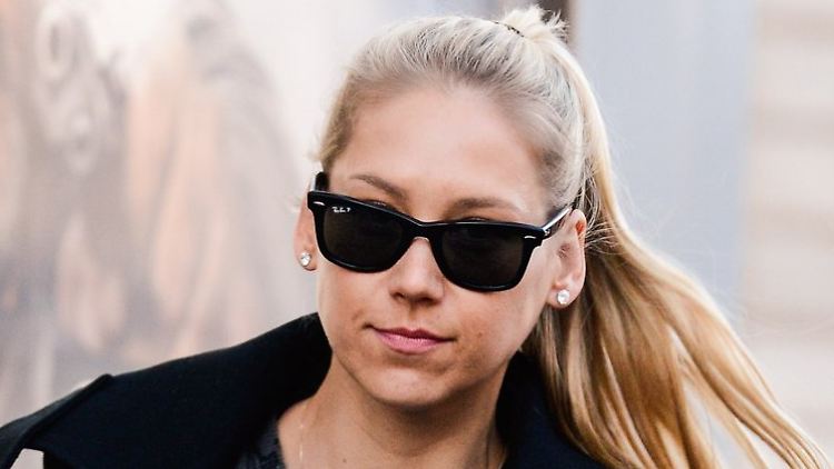 Anna Kournikova kann wieder gehen