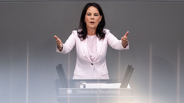 Baerbock knöpft sich in ihrer letzten Bundestagsrede die AfD vor