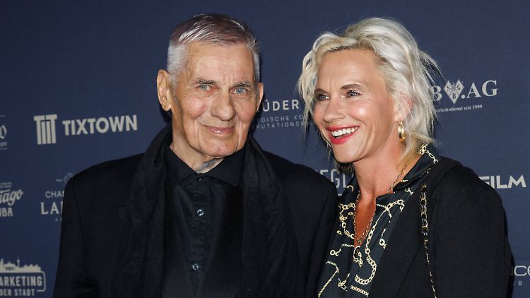 Heinz Hoenig legt &uuml;berraschenden Auftritt in Berlin hin