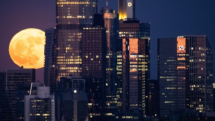 Ex-Investmentbanker fordert 152 Millionen von Deutscher Bank