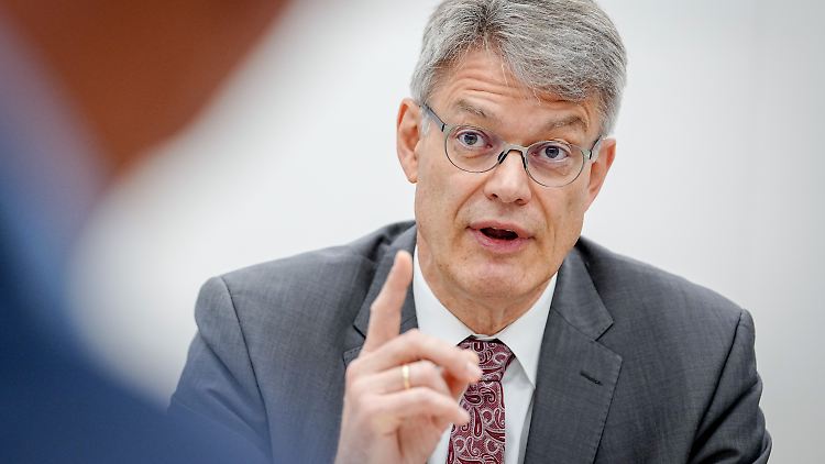 Schnieder gegen Tempolimit und 0,0-Promille-Grenze