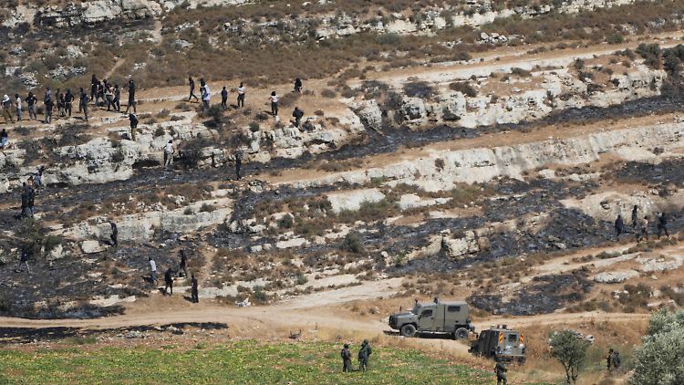 Israelische Siedler greifen Protestmarsch im Westjordanland an
