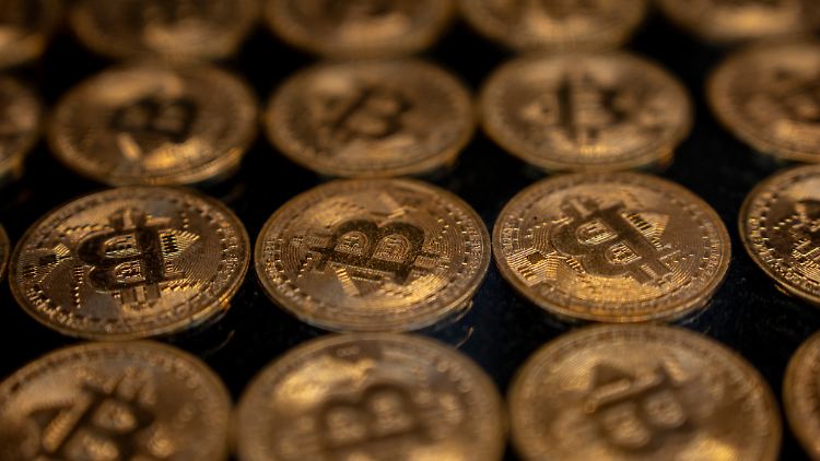 Bitcoin überspringt erstmals Marke von 122.000 US-Dollar