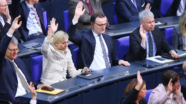 Ministerium treibt Prozesskosten um Spahns Masken hoch