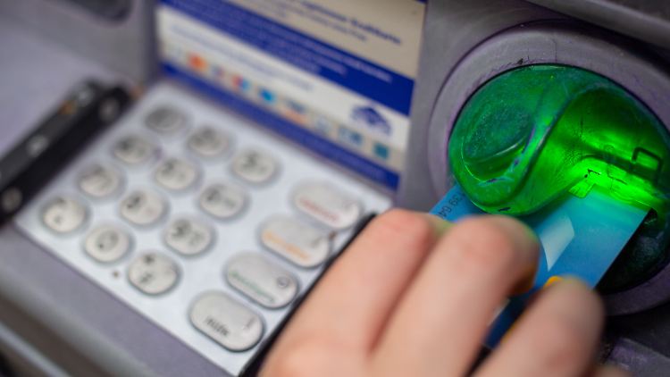Zahl der Geldautomaten in Deutschland sinkt weiter