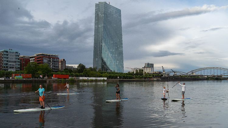 EZB stoppt Senkungsserie: Leitzins bleibt bei zwei Prozent