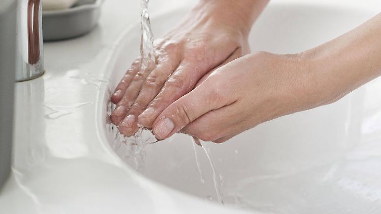 So viele Menschen verzichten auf Händewaschen nach Toilettengang