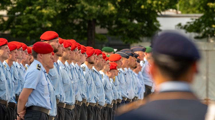 Jusos kündigen Widerstand gegen Wehrpflichtgesetz an