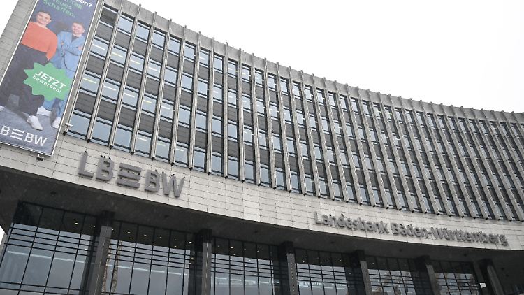 Zwei Landesbank-Mitarbeiter wegen Steuerhinterziehung angeklagt