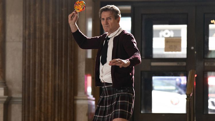 "Die nackte Kanone" lässt die Hose runter