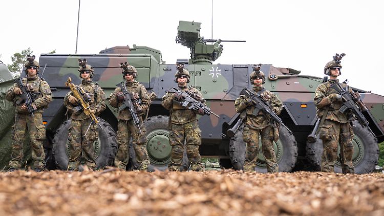 Verteidigungsministerium plant mit Milliarden für neue Panzer und Jets