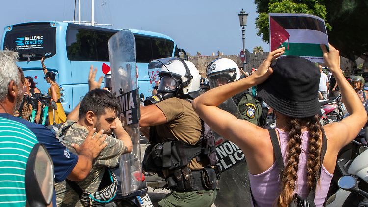 Demonstranten wollen israelische Touristen aufhalten