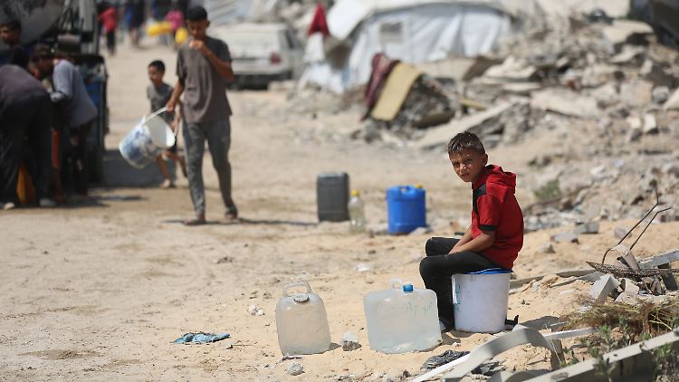 Emirate helfen Menschen in Gaza mit neuer Wasserleitung