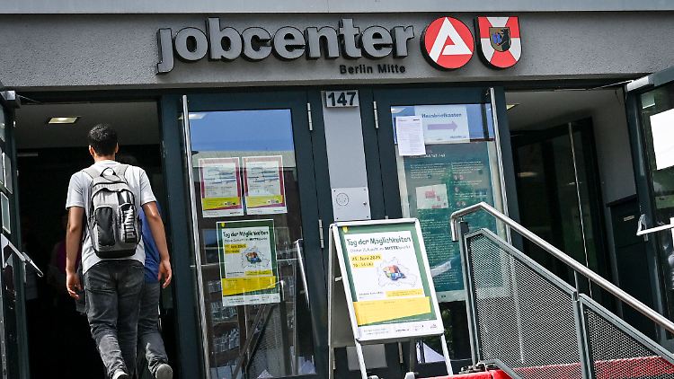 Ifo und IAB zeichnen düsteres Bild vom Arbeitsmarkt