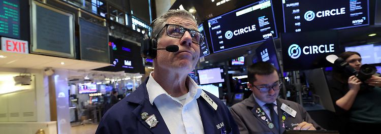 Wall Street schlie&szlig;t trotz starker Tech-Ergebnisse im Minus