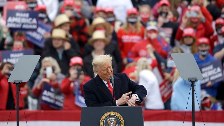 "Akut gefährdet", "Keulenschlag": Trump-Zölle belasten Schweizer Wirtschaft