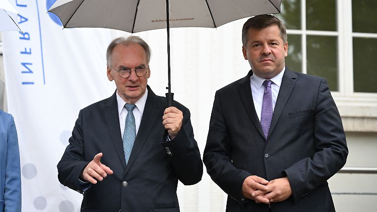 Sachsen-Anhalts Ministerpräsident Reiner Haseloff macht Weg für Nachfolger frei