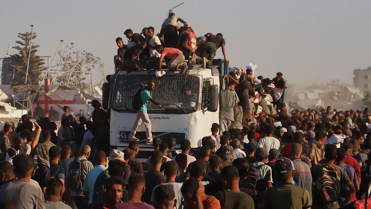 Hilfslaster kippen in Gaza um - zahlreiche Tote