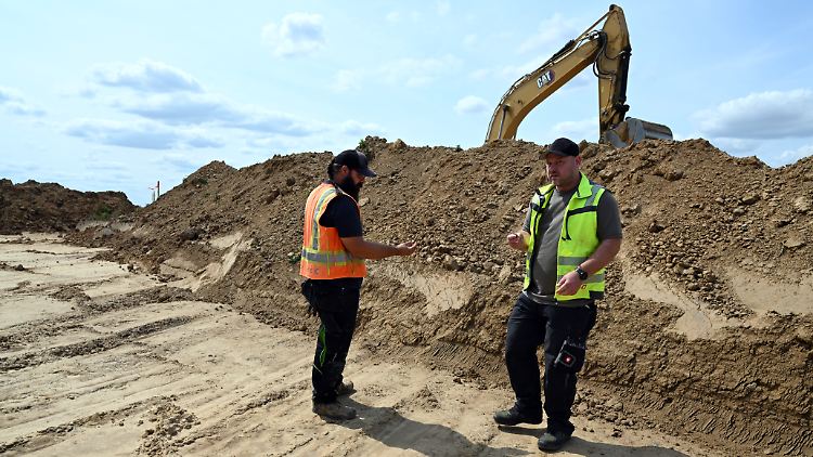 Trümmer von britischem Weltkriegsbomber nahe Tagebau entdeckt