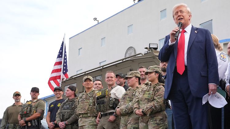 Trump besucht Polizei und will Washington schöner machen