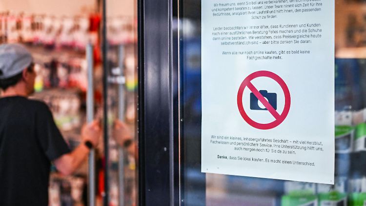 Jeder Dritte hat nach Beratung im Laden schon einmal online gekauft