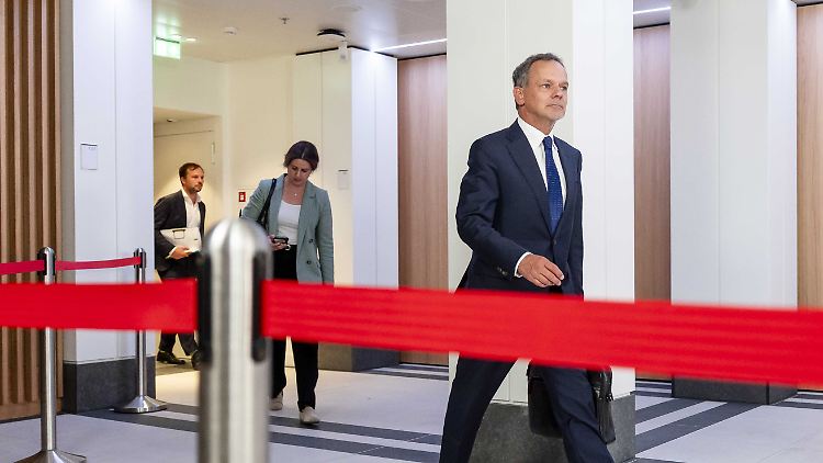 Außenminister der Niederlande tritt nach Israel-Streit zurück