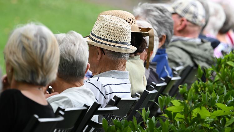 DIW-Chef fordert ein verpflichtendes Dienstjahr für Rentner