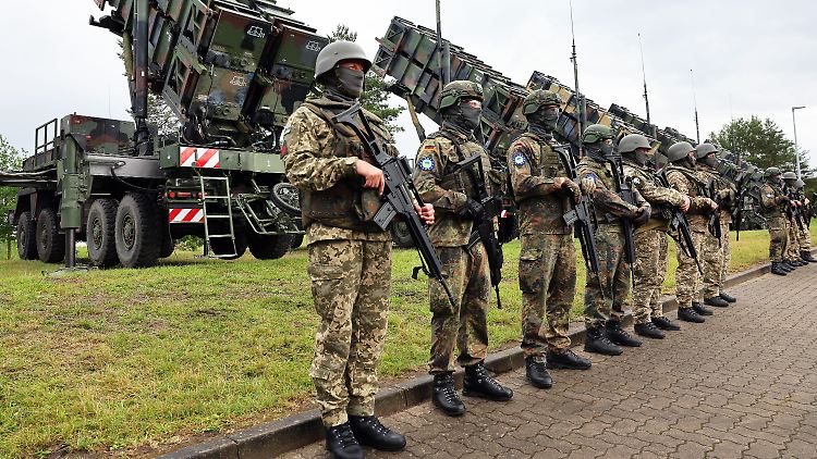 Müssen 450.000 europäische Soldaten in die Ukraine - oder gar keine?