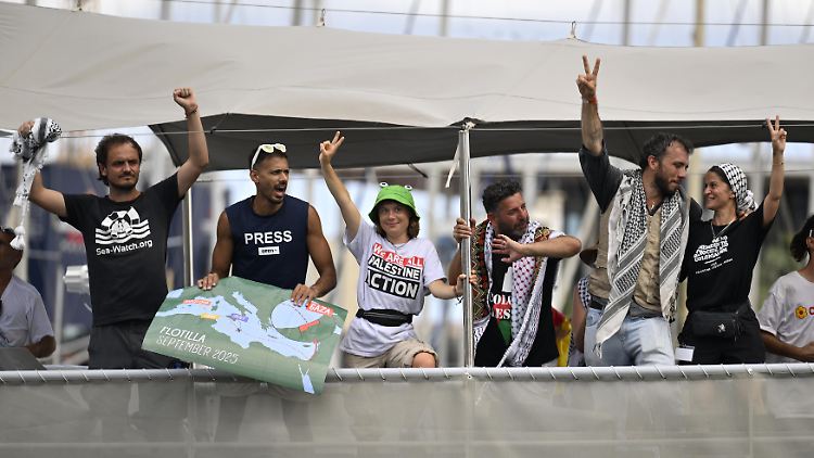 Hunderte Aktivisten stechen Richtung Gaza in See