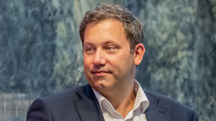 Klingbeil will Steuerlast für kleine und mittlere Einkommen senken