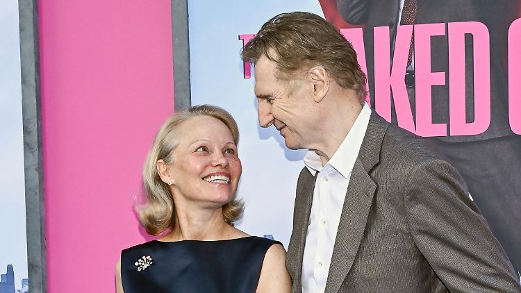 War Beziehung von Pamela Anderson und Liam Neeson nur Werbung?